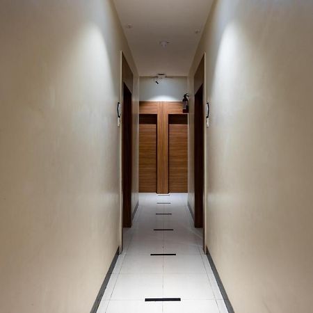 Hotel Balwas ムンバイ エクステリア 写真